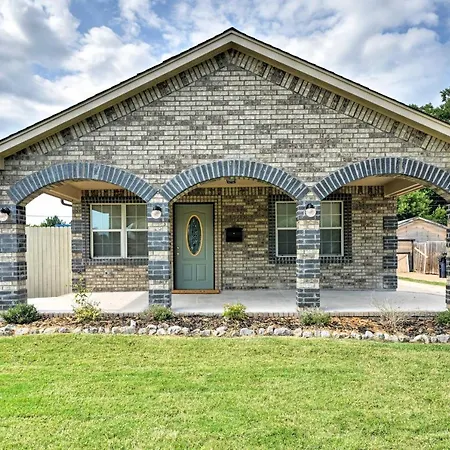Oklahoma City Home With Yard - 5 Mi To Downtown!